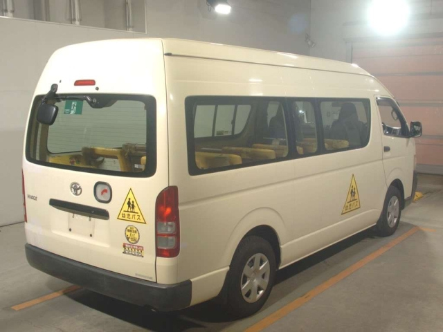 TOYOTA HIACE 2009
