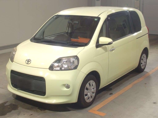 TOYOTA PORTE 2013