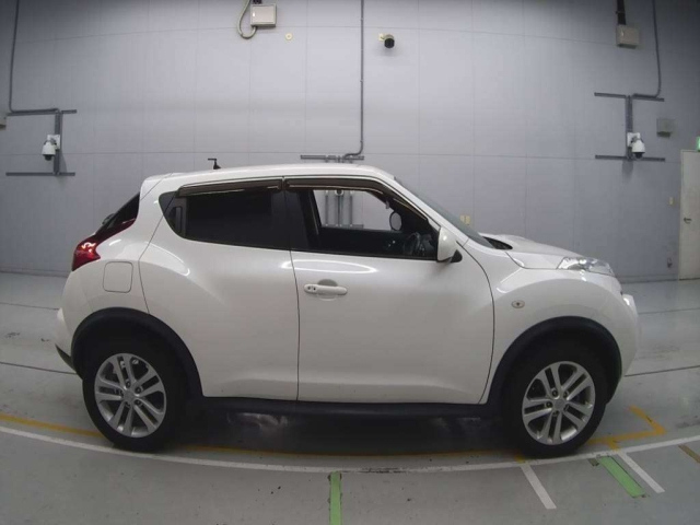 NISSAN JUKE 2012