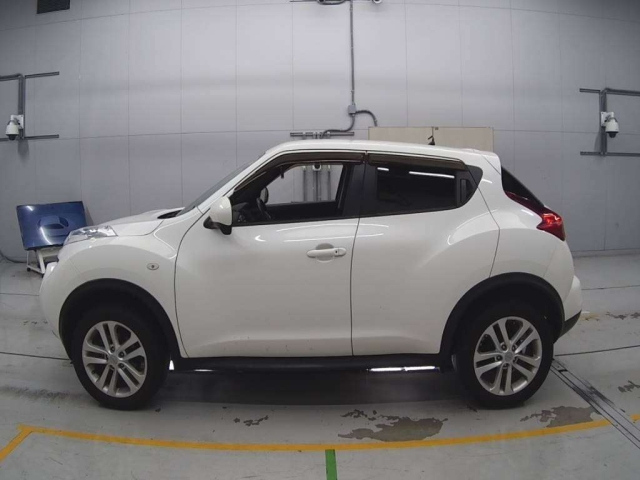 NISSAN JUKE 2012