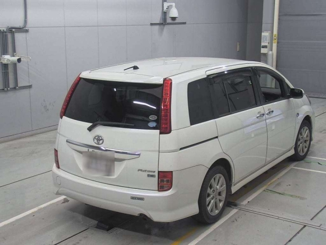 TOYOTA ISIS 2010