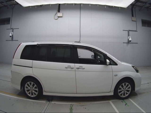 TOYOTA ISIS 2010