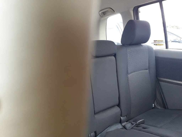 TOYOTA ISIS 2010