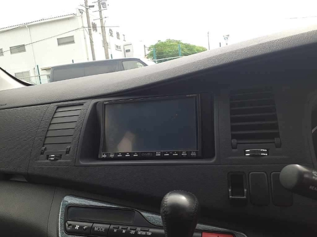TOYOTA ISIS 2010