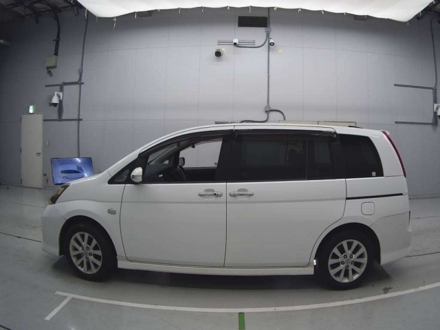 TOYOTA ISIS 2010