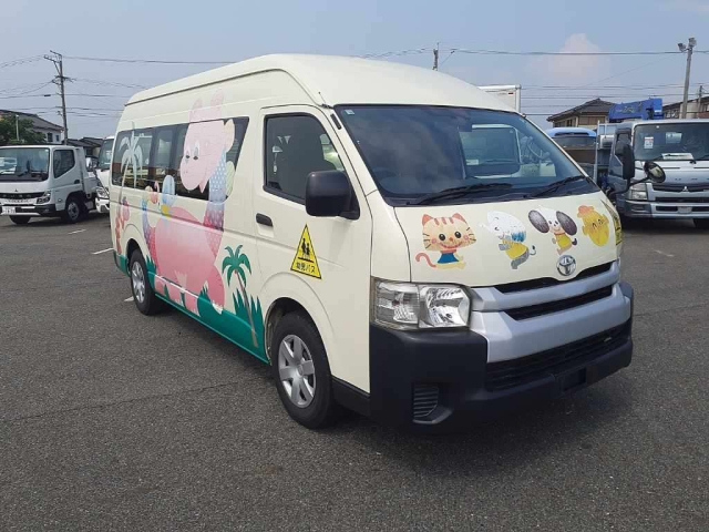 TOYOTA HIACE 2014