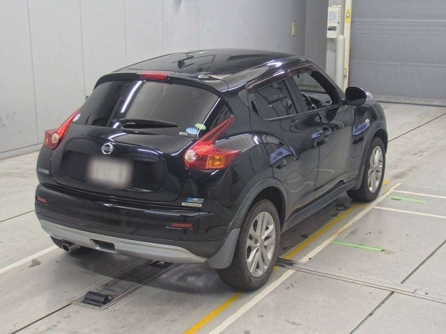 NISSAN JUKE 2010