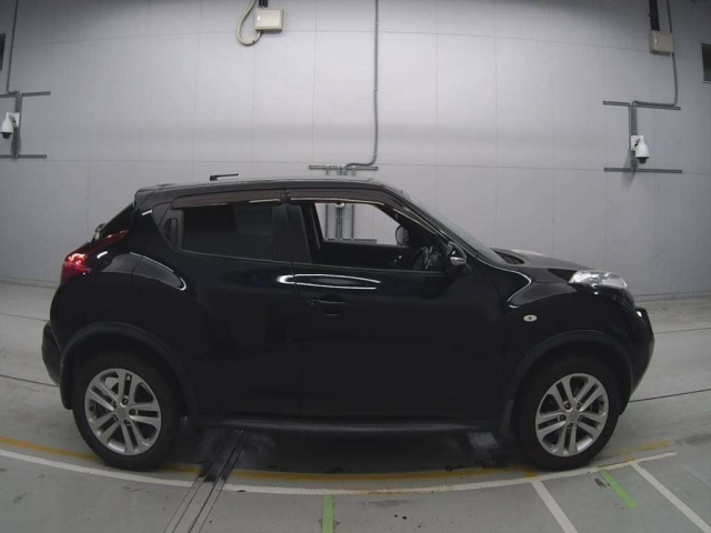 NISSAN JUKE 2010
