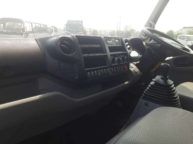 HINO DUTRO 2018