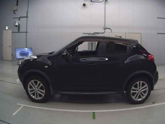 NISSAN JUKE 2010