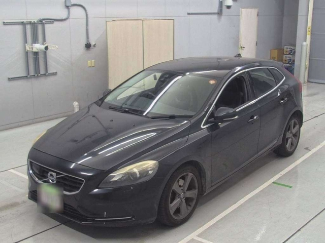 VOLVO V40 2013