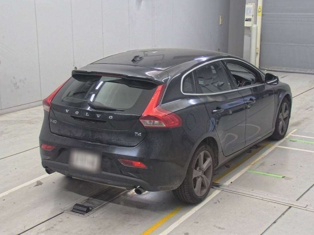 VOLVO V40 2013