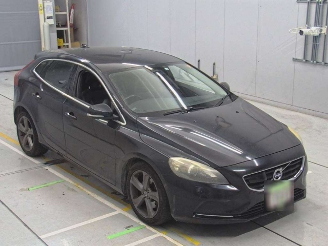 VOLVO V40 2013