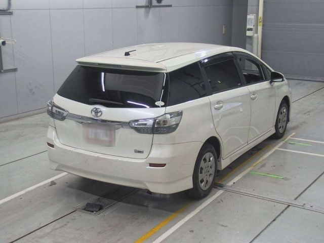 TOYOTA WISH 2013