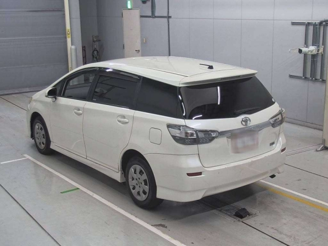 TOYOTA WISH 2013