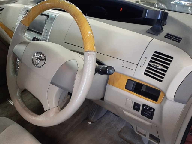 TOYOTA ESTIMA 2008