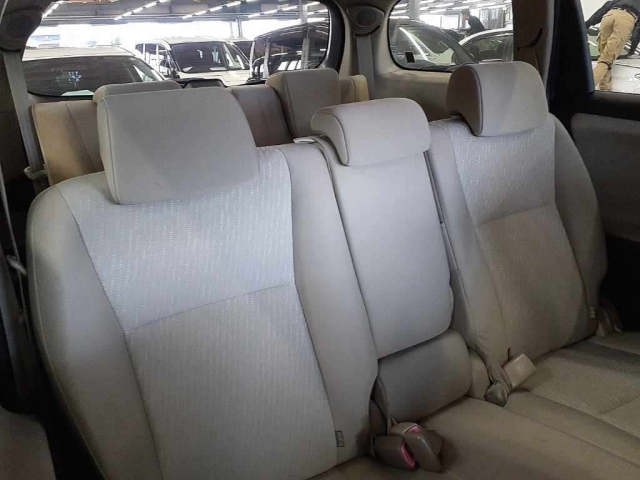TOYOTA WISH 2011