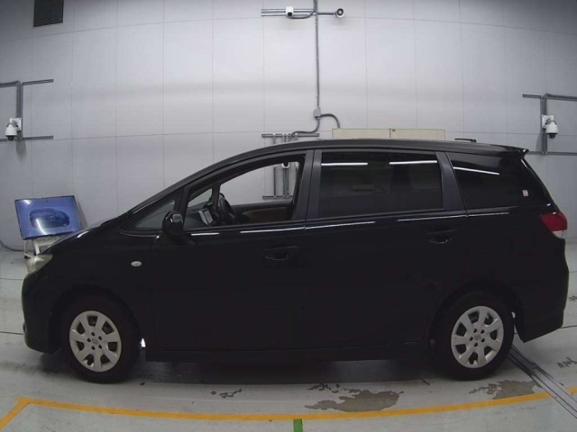 TOYOTA WISH 2011