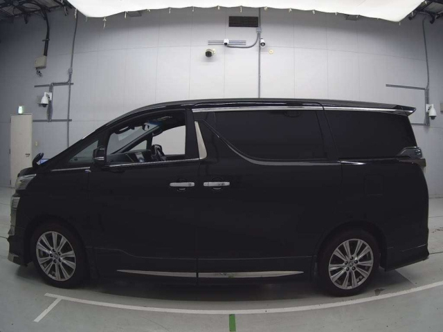 TOYOTA VELLFIRE 2021