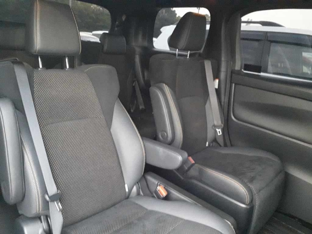 TOYOTA VELLFIRE 2021