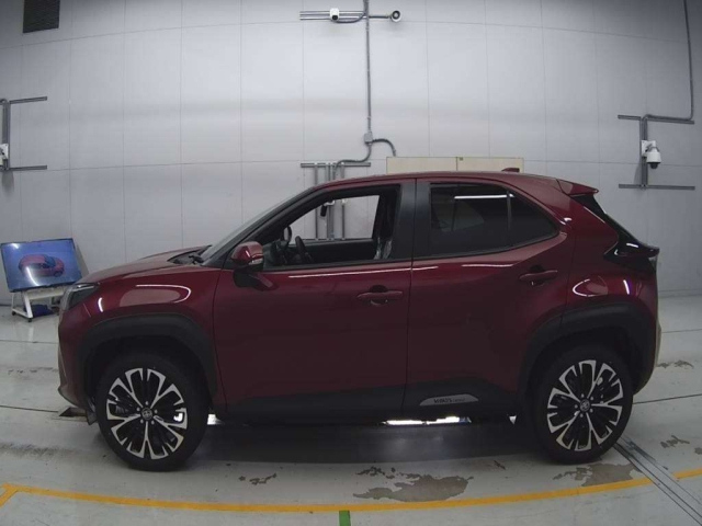 TOYOTA YARIS CROSS 2025