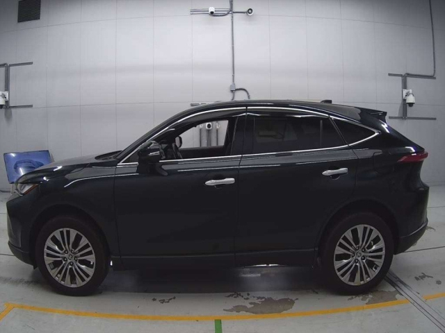 TOYOTA HARRIER 2022