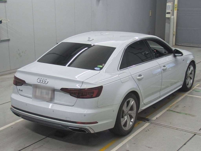 AUDI A4 2019