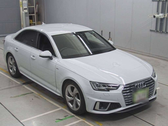 AUDI A4 2019