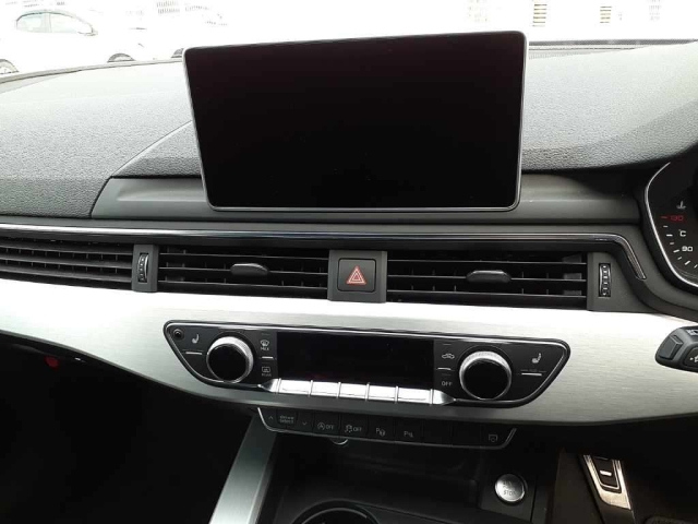 AUDI A4 2019