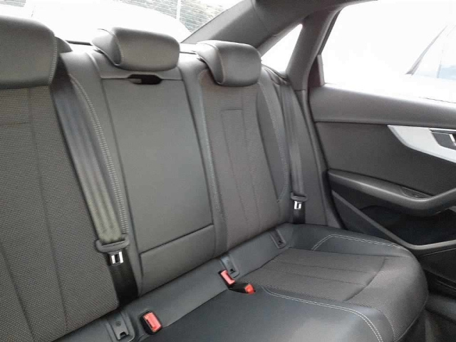 AUDI A4 2019