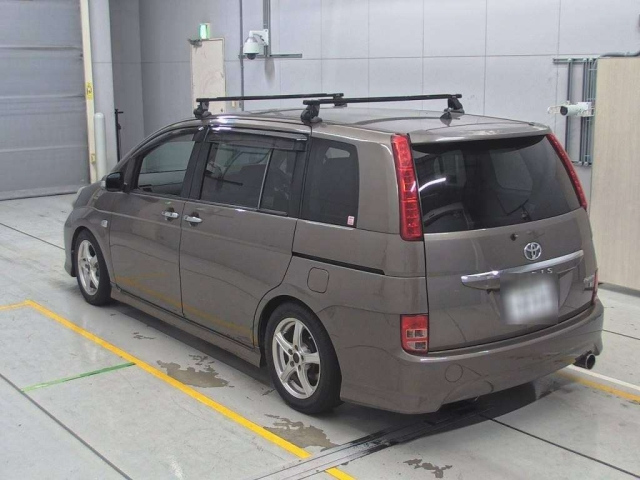 TOYOTA ISIS 2010
