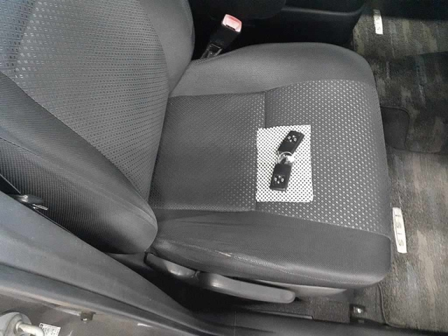 TOYOTA ISIS 2010