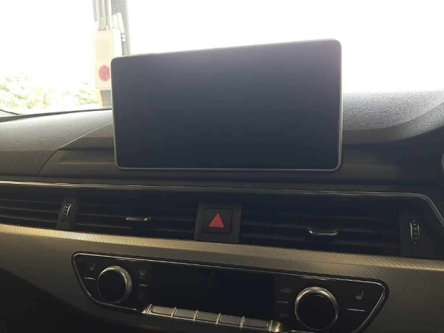 AUDI A4 2019