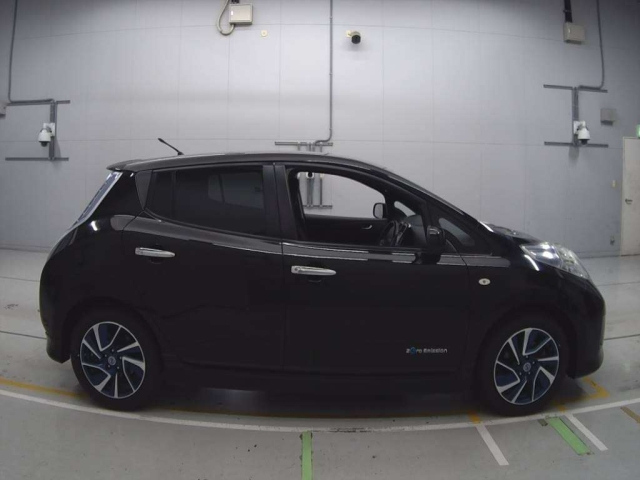 NISSAN LEAF 2014