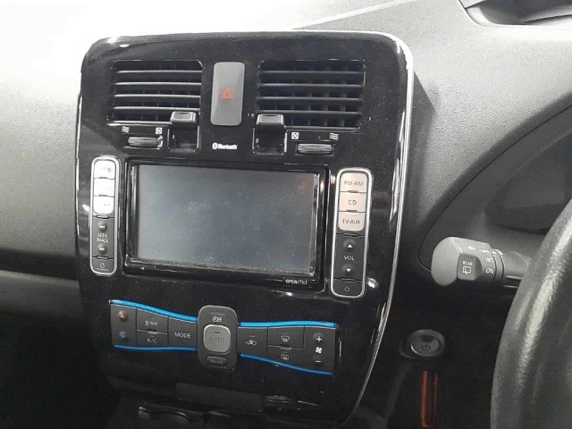 NISSAN LEAF 2014