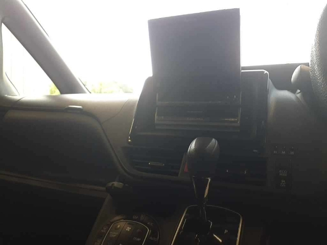 TOYOTA VOXY 2014