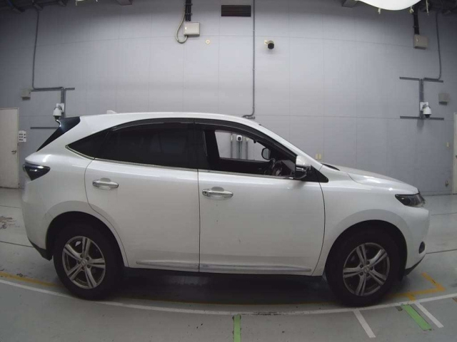 TOYOTA HARRIER 2014