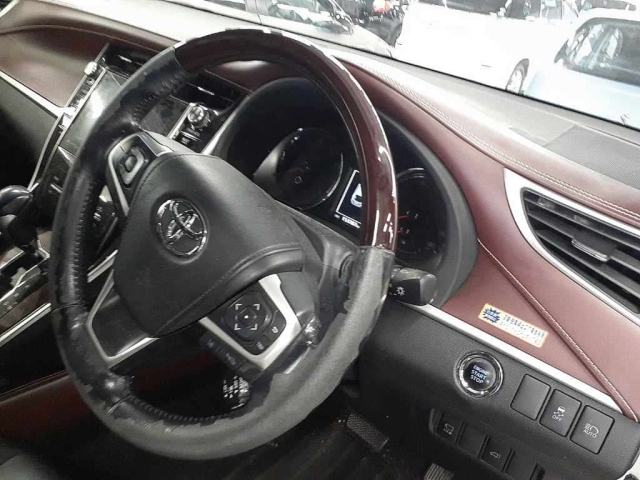 TOYOTA HARRIER 2014