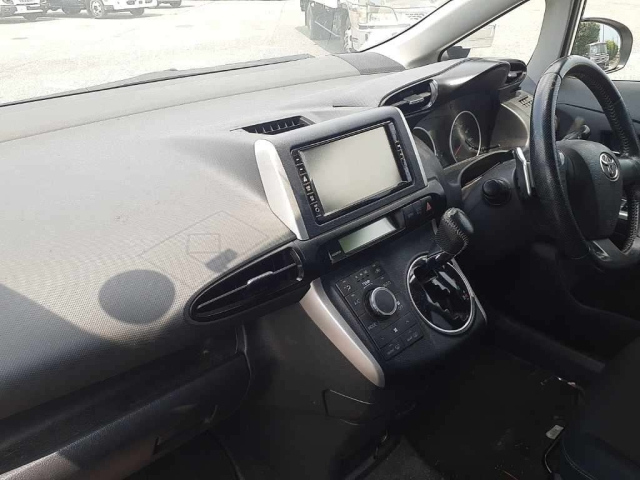 TOYOTA WISH 2009