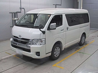 TOYOTA HIACE