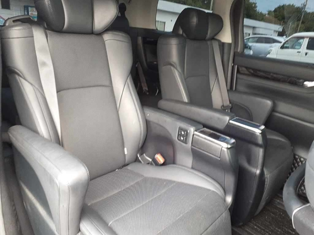 TOYOTA VELLFIRE 2020