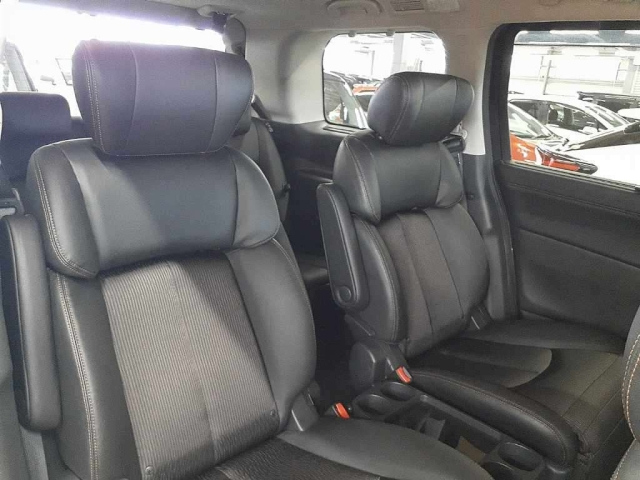 NISSAN ELGRAND 2017