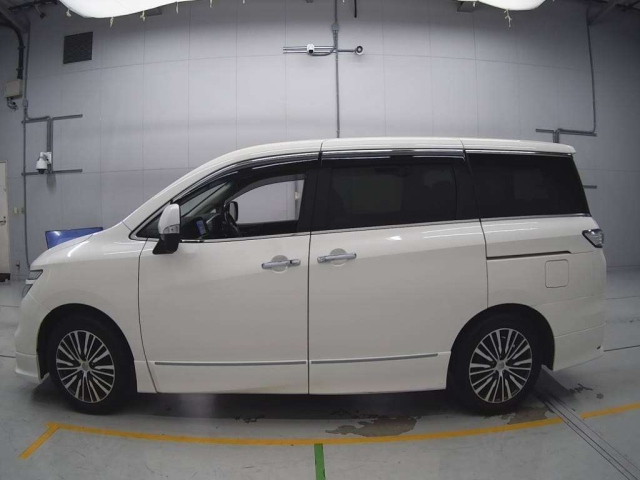 NISSAN ELGRAND 2017