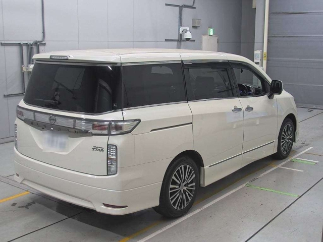 NISSAN ELGRAND 2017