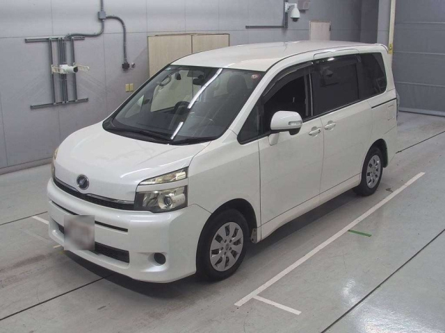 TOYOTA VOXY 2012