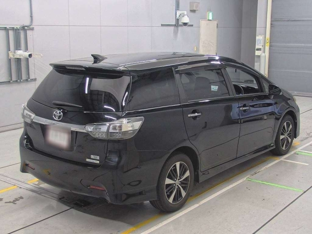 TOYOTA WISH 2013