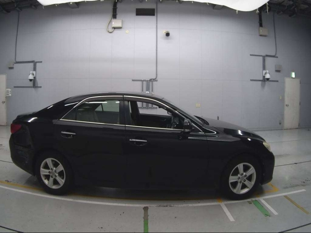 TOYOTA MARK X 2010
