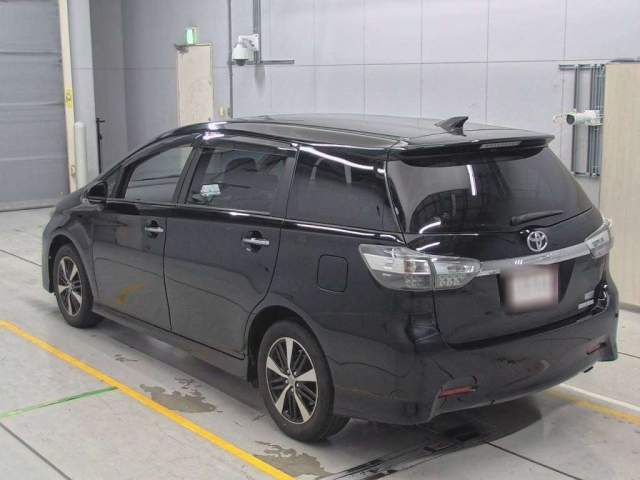 TOYOTA WISH 2013