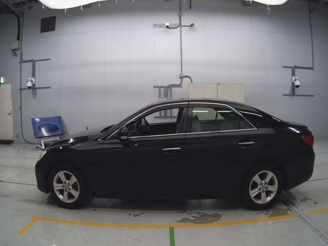 TOYOTA MARK X 2010