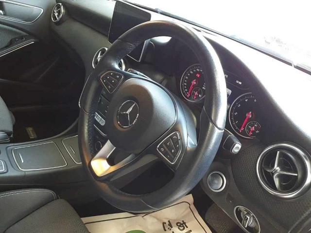 MERCEDES BENZ A CLASS 2016